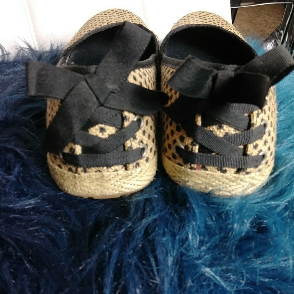 Sold Ugg cute Burlap  slip on Flats - Picture 6 of 8